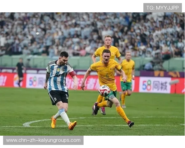 中场抢断后个人突破连过数人世界波入网——一场令人惊叹的足球盛宴